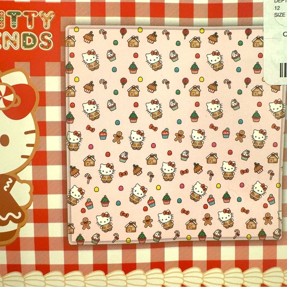VHTf - Hello Kitty Gingerbread & Cupcakes Full/Queen Plush Christmas Blanket - Picture 7 of 9